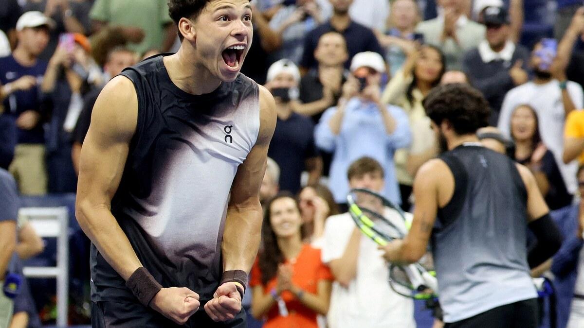Ben Shelton celebrates during his five-set US Open quarterfinal victory over Carlos Alcaraz