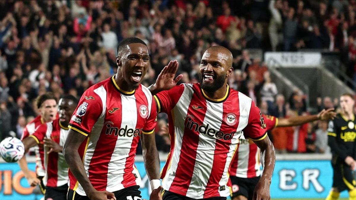 Jaidon Anthony celebrates Brentford's opening goal against Chelsea