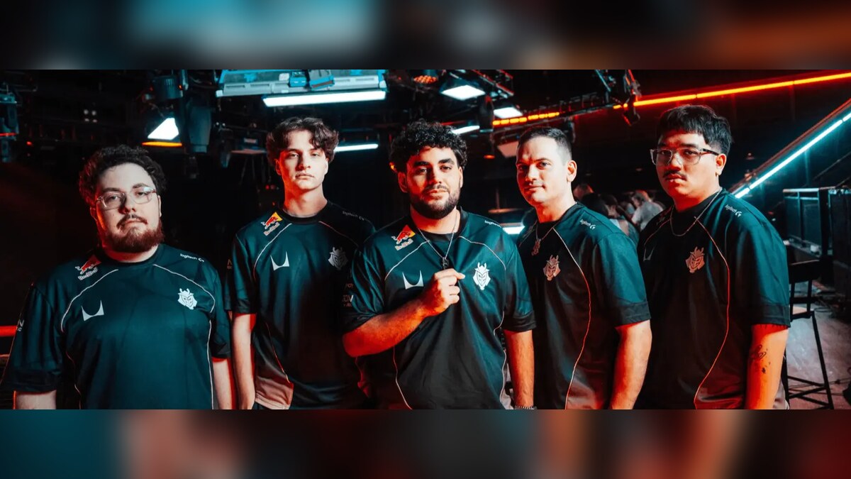 The five-player G2 Esports Valorant roster posing together in official team jerseys