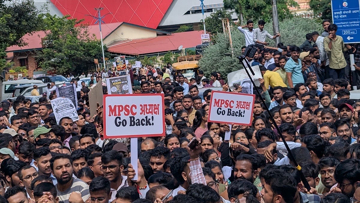 Students gathered peacefully during an MPSC protest in Maharashtra